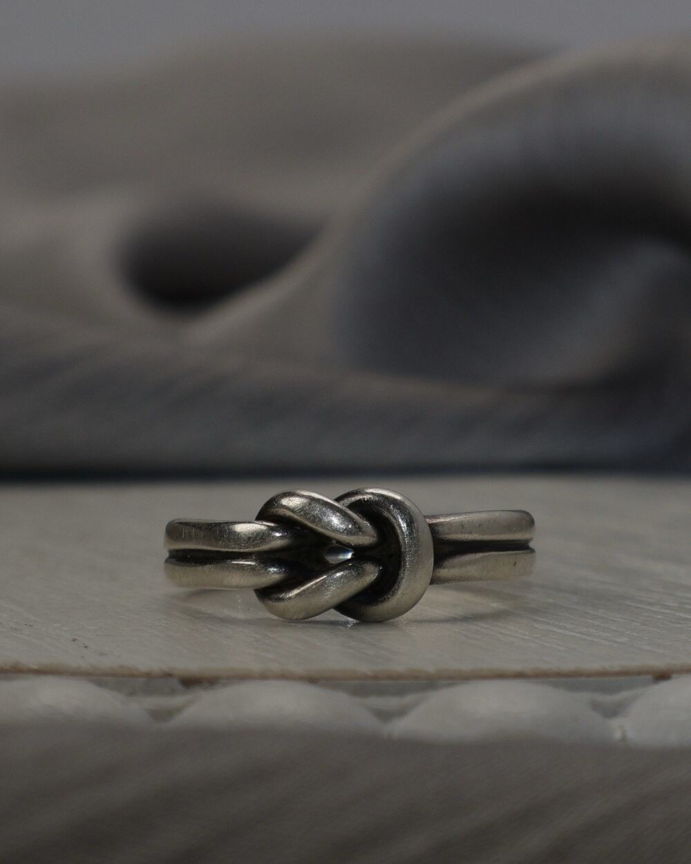 Retired James Avery Sterling Silver Love Knot Ring 2.3G / Sz 4